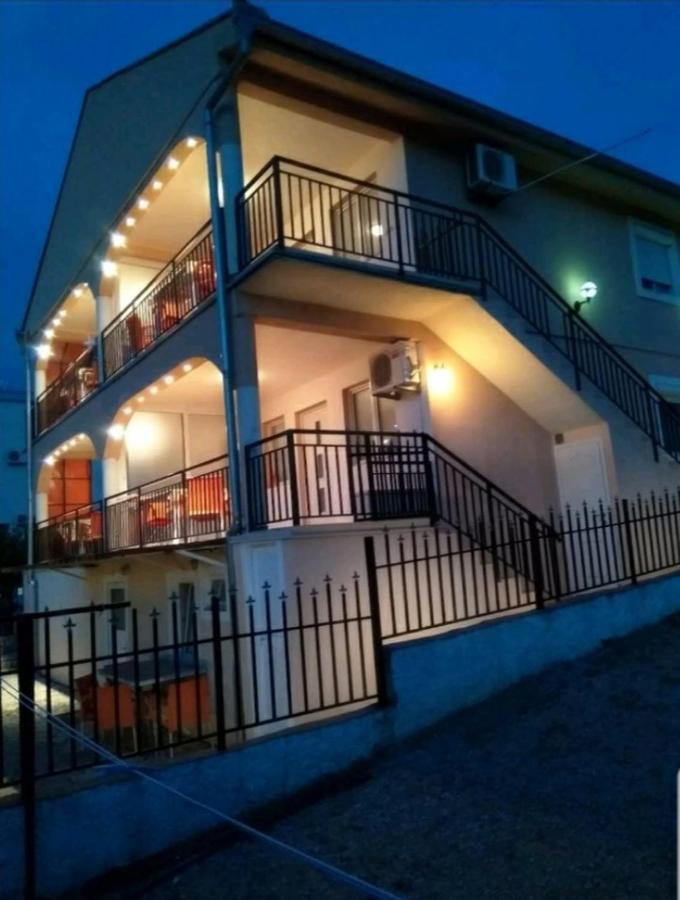 Apartmani Ljubica Утєха Екстер'єр фото