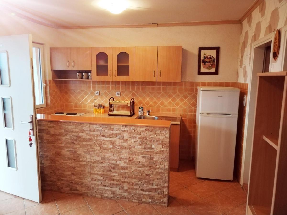 Apartmani Ljubica Утєха Екстер'єр фото