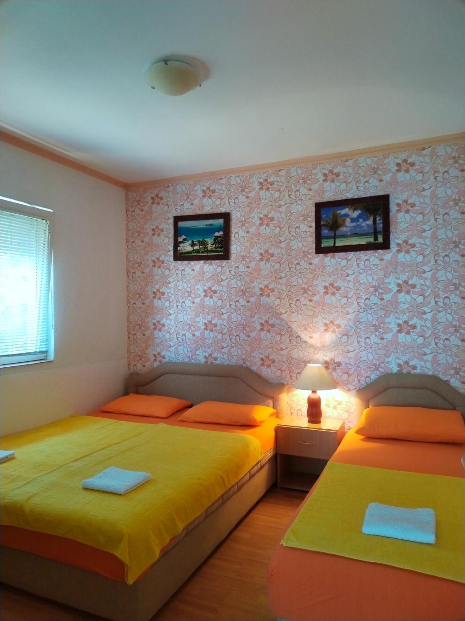 Apartmani Ljubica Утєха Екстер'єр фото